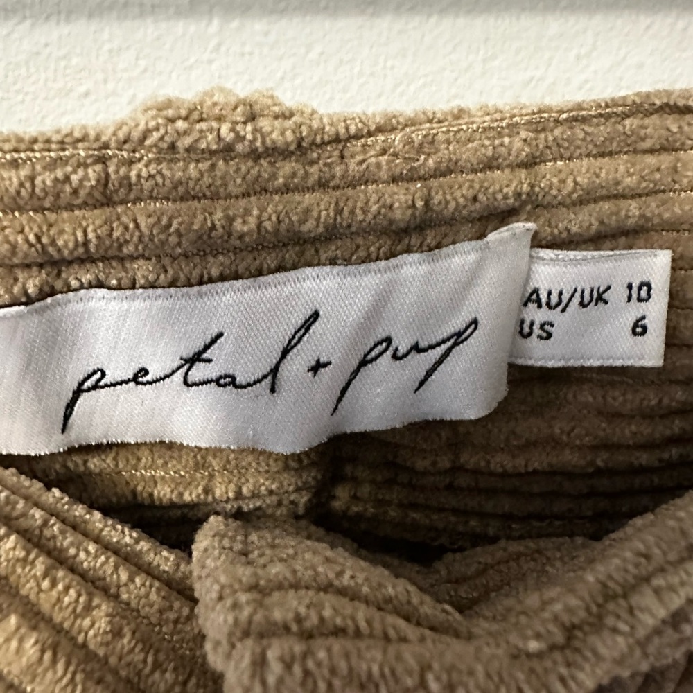 Petal & Pup Barrel Pants - Picture 9 of 10